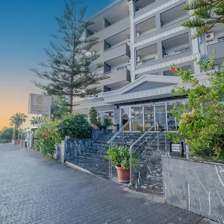 Sun Hill Hotell 4*